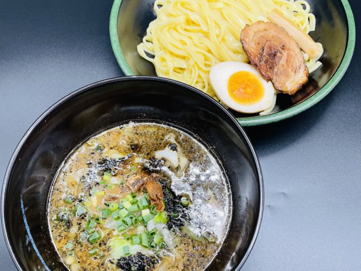 黒虎(黒マー油魚介豚骨つけ麺)